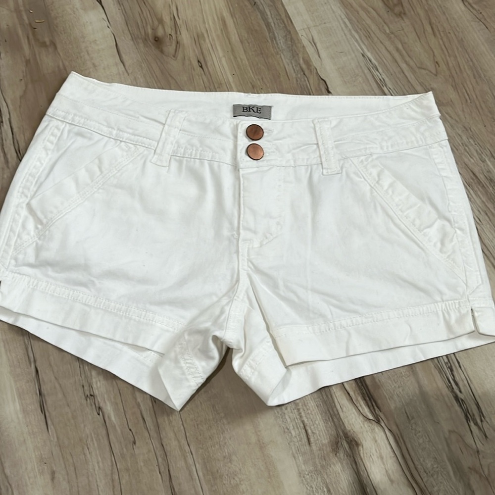 Women’s Bke casual shorts.  Size 25